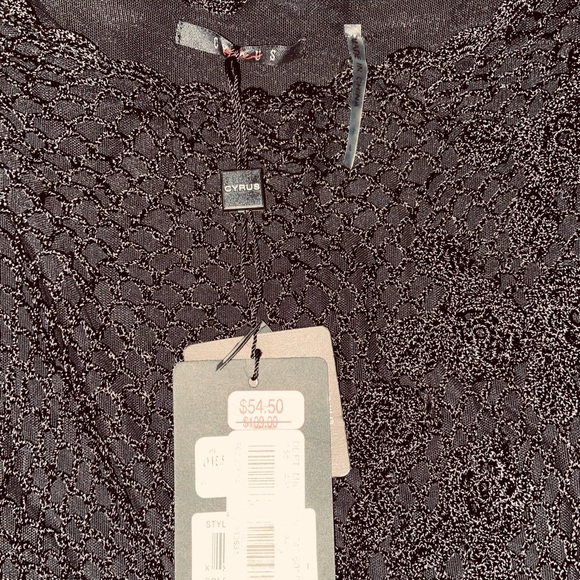 CYRUS crochet lined Top - Picture 6 of 7